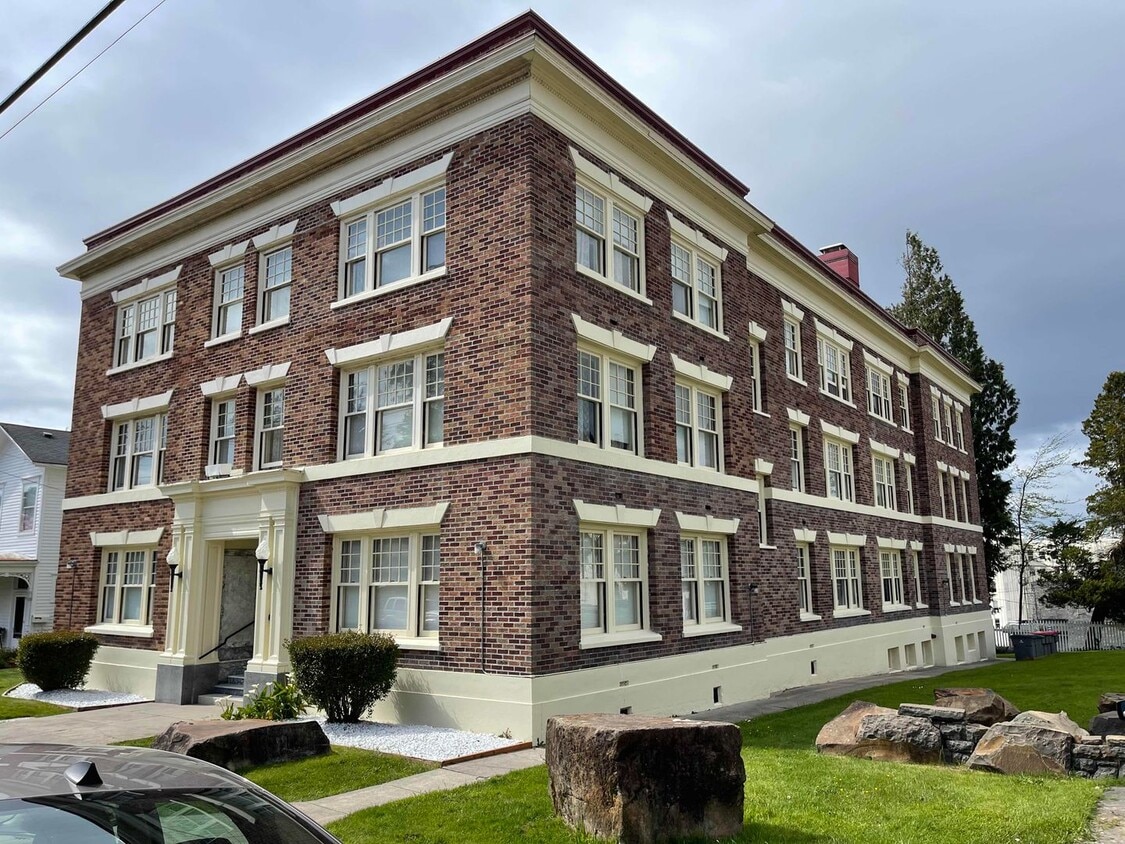 Building Photo - The Franklin