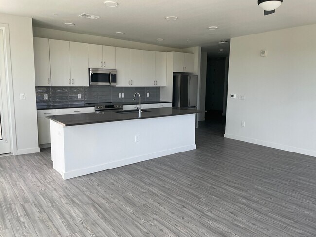 Photo - 12600 E Colfax Ave (Aurora, CO) Apartment