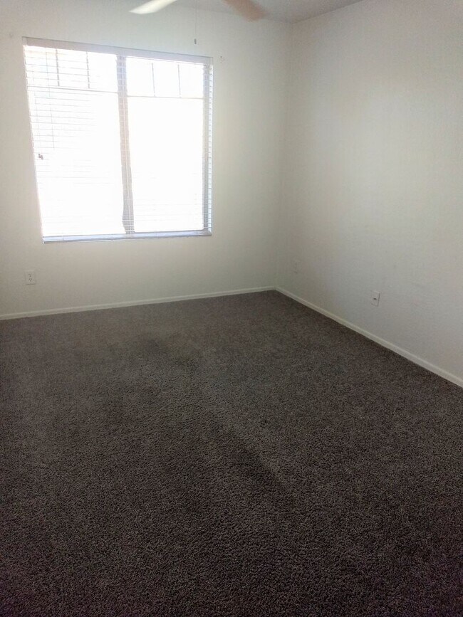 Foto del edificio - 3 Bed, 2 Bath in Rancho El Mirage