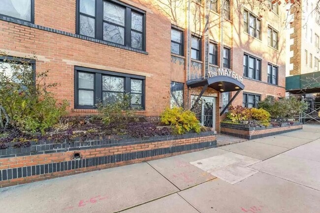 Foto del edificio - 7427 Boulevard East
