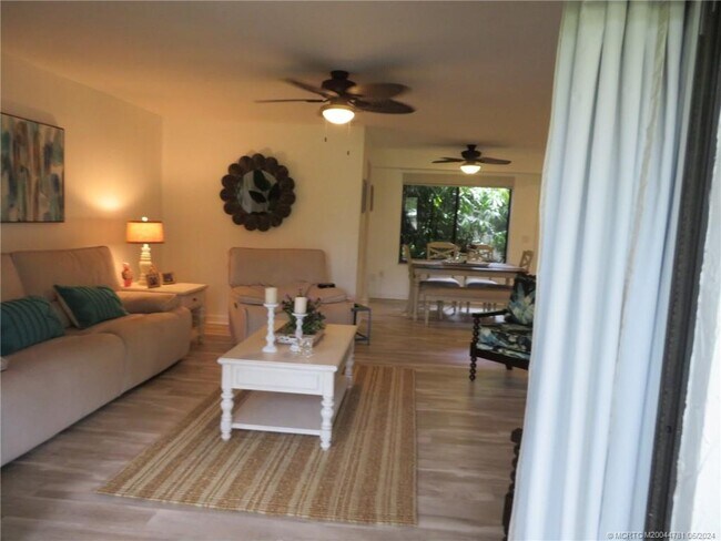 Foto del edificio - 800 NW Fork Rd