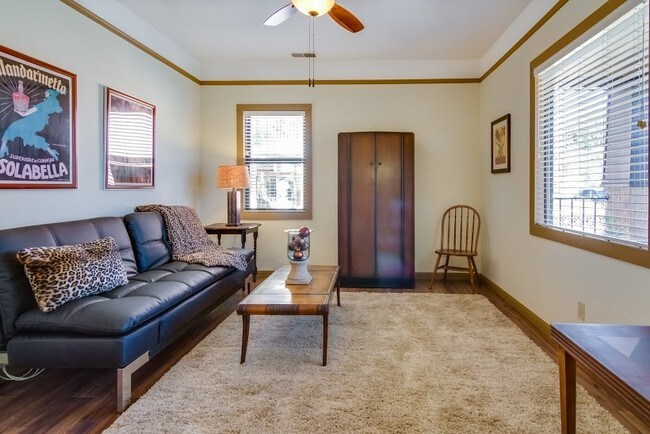 Foto del edificio - 355 1st St E