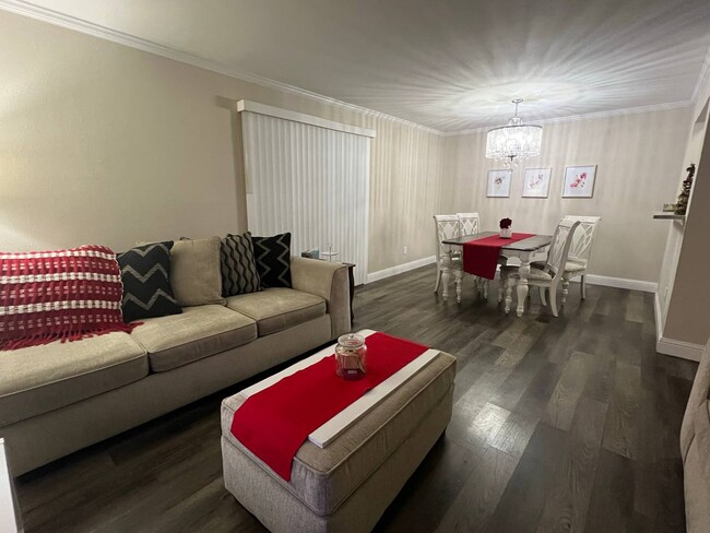 Foto del edificio - 5881 Preston View Blvd