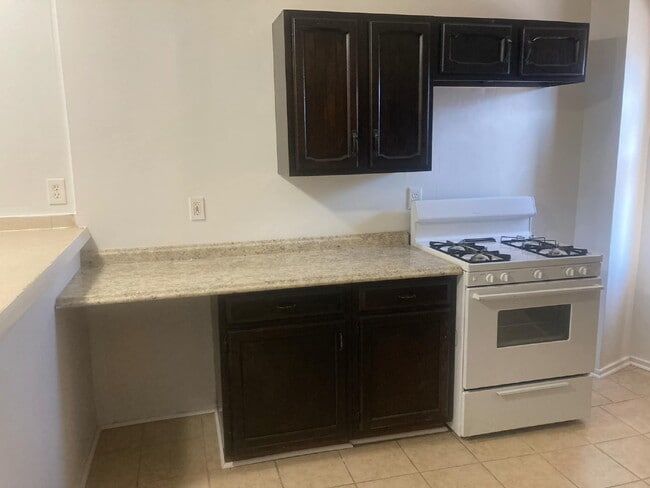 Foto del edificio - Welcome home to this charming 2-bedroom gem on St. Benedict Street!