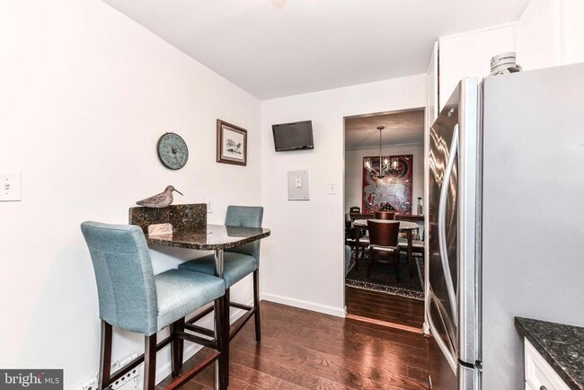 Building Photo - 1300 Army Navy Dr