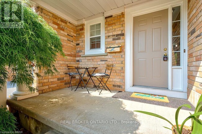 Building Photo - 555 Mariner Dr