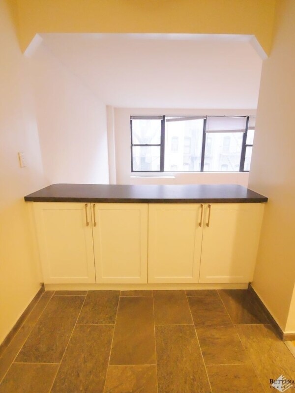 Foto del edificio - 422 E 76th St
