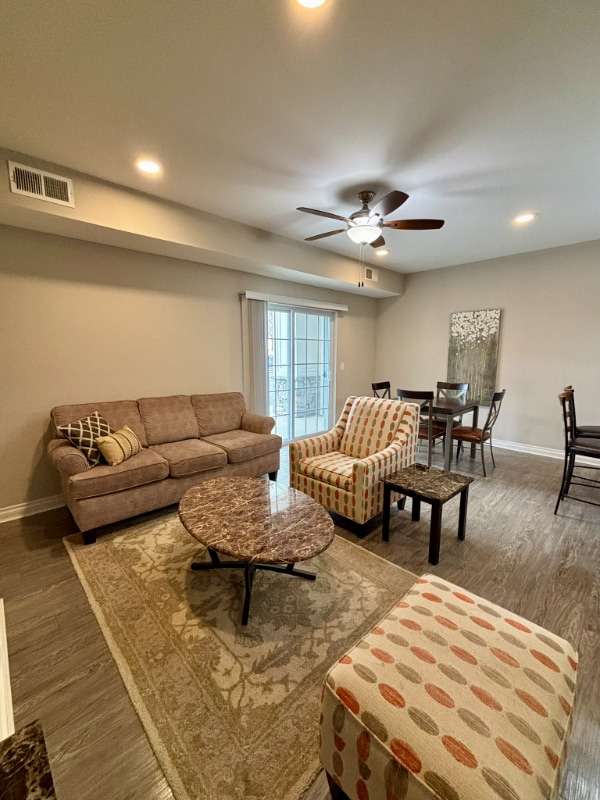 Foto del edificio - 2493 Sweet Home Rd