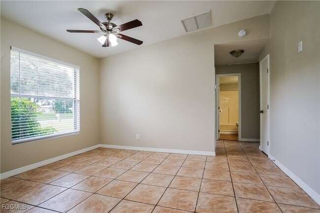 Building Photo - 15860 Willoughby Ln