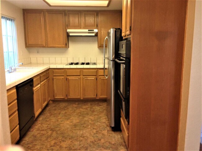 Building Photo - 1050 La Tortuga Dr