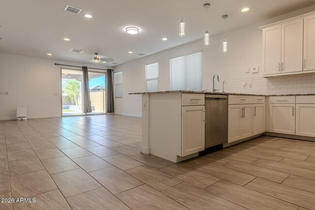 Foto del edificio - 1548 W Corral Rd