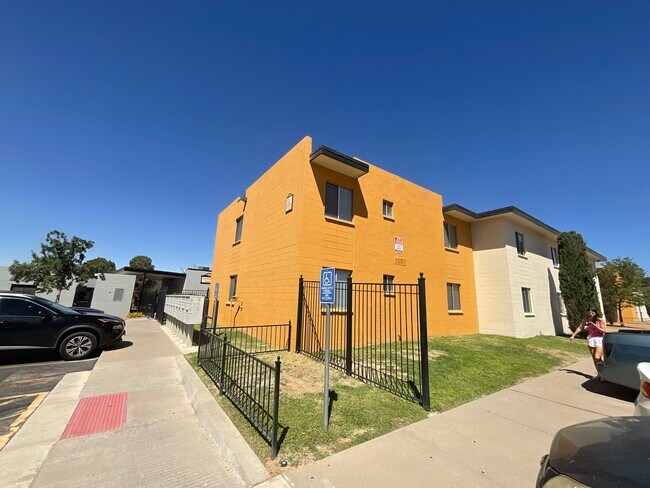 Foto del edificio - Suncrest Apartments