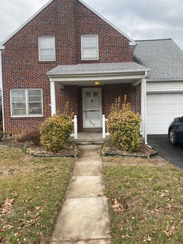 Primary Photo - 3 br, 1.5 bath House - 500 JEFFERSON BLVD