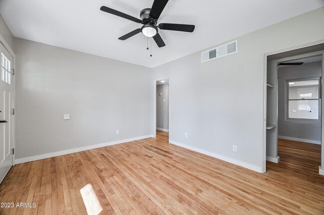 Building Photo - 221 S Sirrine