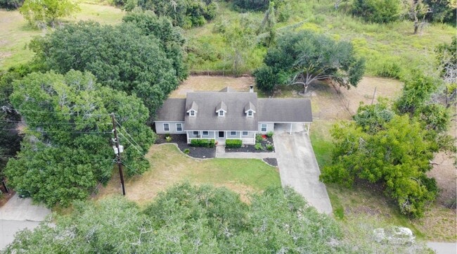 Building Photo - 8411 Syms St