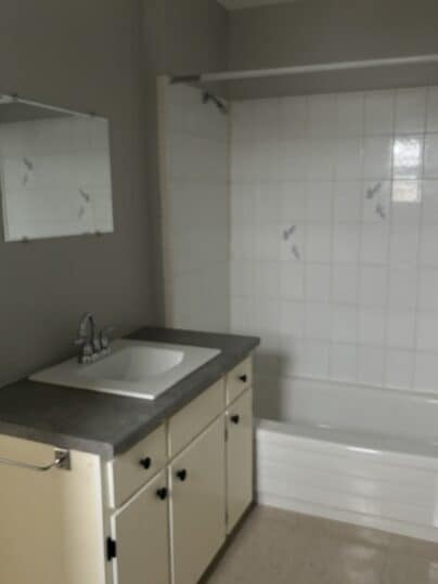 Building Photo - 9A Battochio St