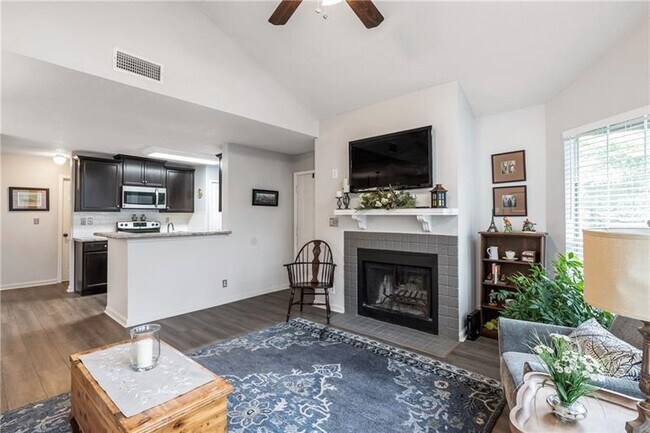 Foto del edificio - 509 Cypress Pointe St