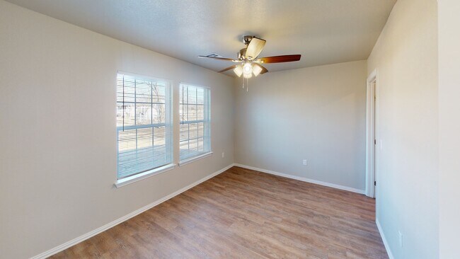 Building Photo - 411 East Tonner Avenue