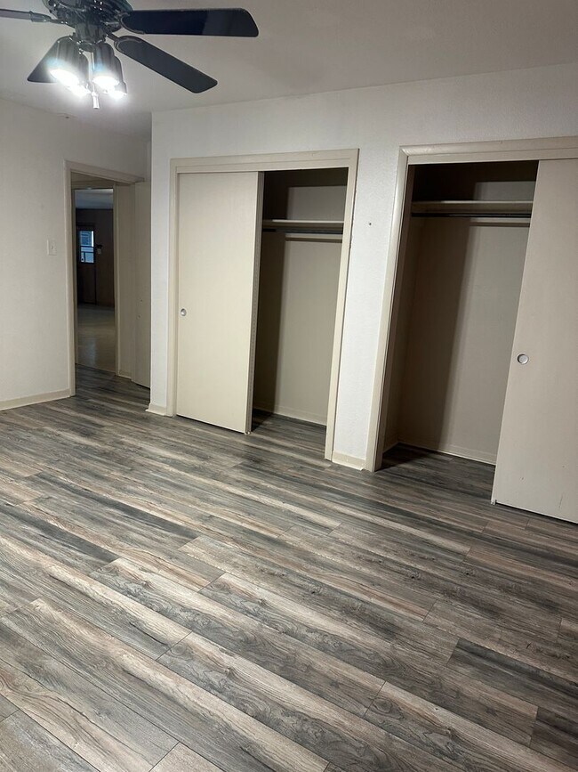 Foto del edificio - 944 Princewood Ct