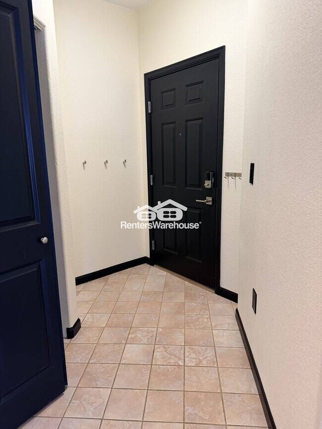 Foto del edificio - New Price! Updated 2/2 Condo with Amenities! Washer/Dryer FREE Carport Parking in Ken Caryl!