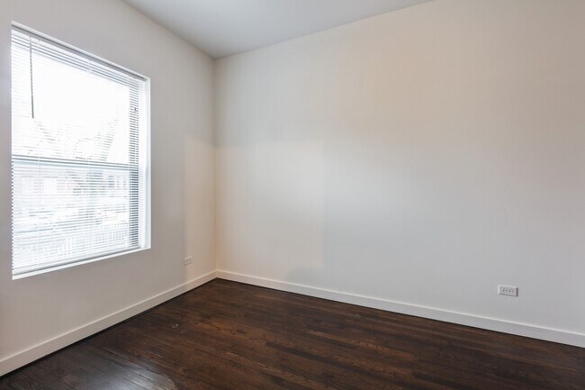 Building Photo - 5473 S Ridgewood Ct