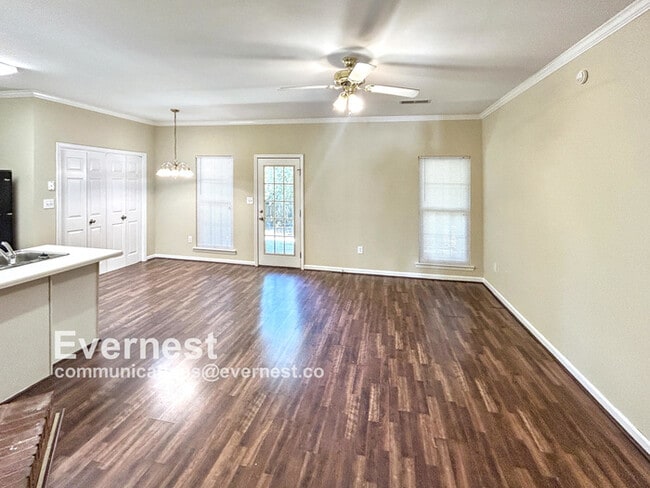 Building Photo - 460 Cambrian Ridge Trl