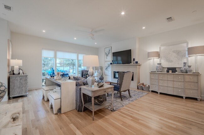 Foto del edificio - Open Concept custom build by Hudson Co in Highland Park!