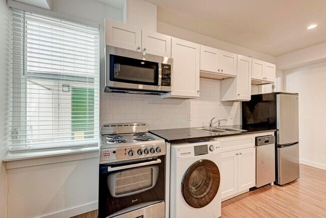 Foto del edificio - 306 E 30th St