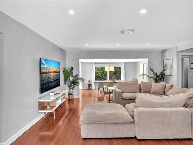 Foto del edificio - 1786 NE 21st St