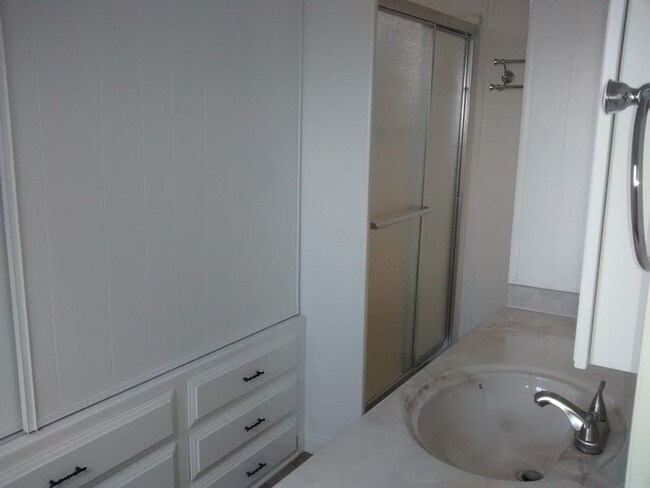 Building Photo - 150 Torrey Pine Ln