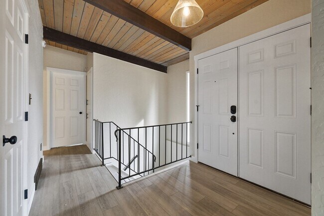 Foto del edificio - 4 bed/ 2 bath rental