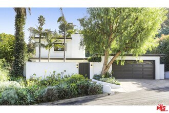 Building Photo - 2154 Sunset Crest Dr