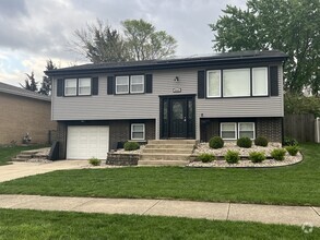 Building Photo - 6553 163rd Pl