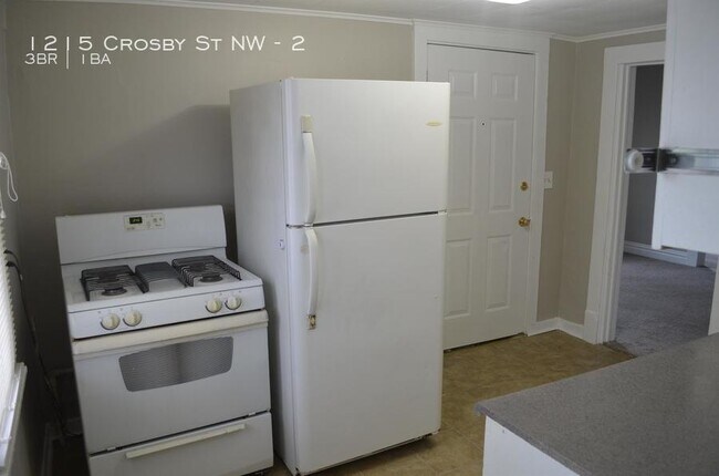 Building Photo - 1215 Crosby St NW