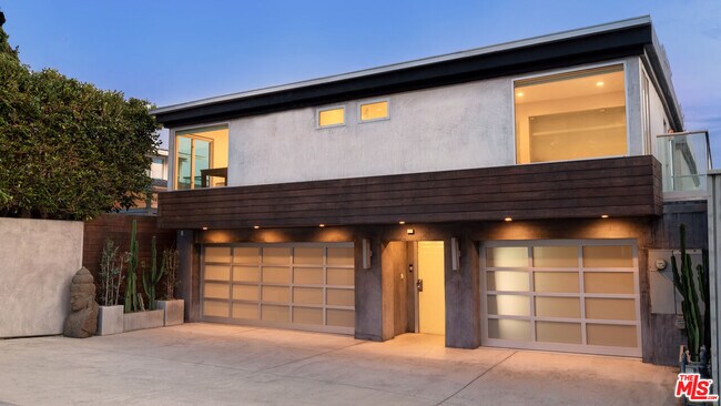 Foto del edificio - 26050 Pacific Coast Hwy
