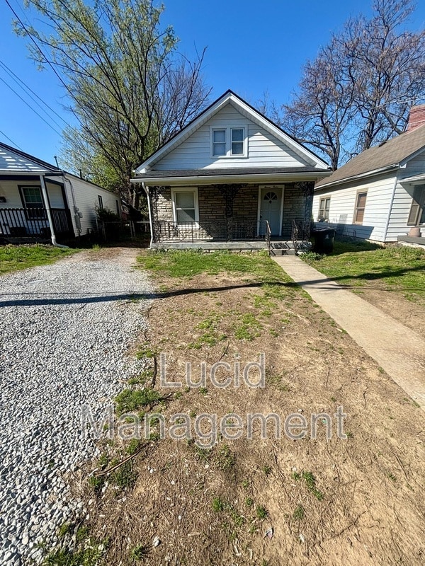 Building Photo - 1112 Weller Ave