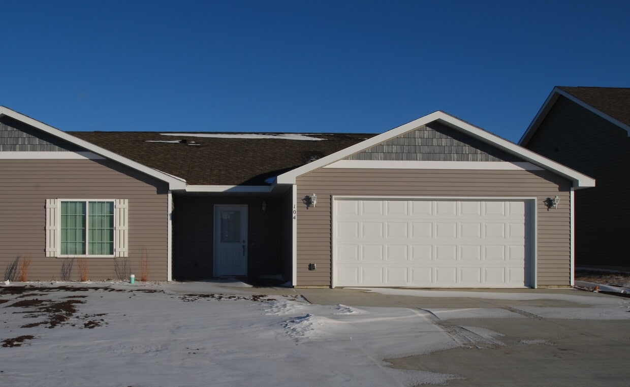 104 Brittany Ave, Volga, SD 57071 Townhouse for Rent in Volga, SD
