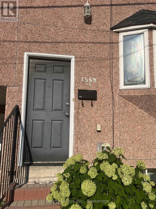 Building Photo - 1569A Kingston Rd