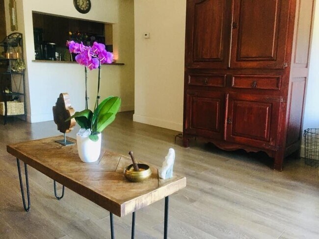 Foto del edificio - 5460 White Oak Ave