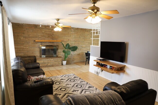 Building Photo - 2509 Washington St