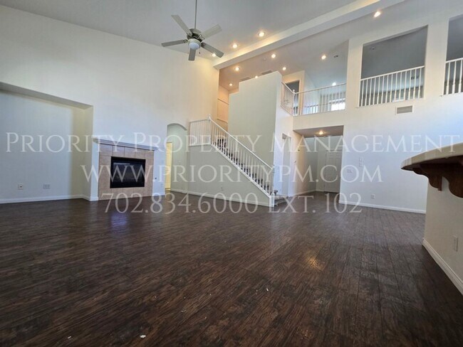 Foto del edificio - NORTHWEST BEAUTY! 3 Bed + Loft + Den! NEW PAINT/CARPET!