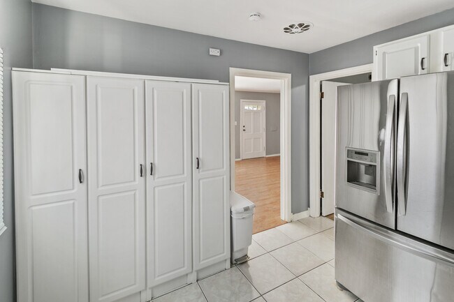 Foto del edificio - 17561 Hillside Ave