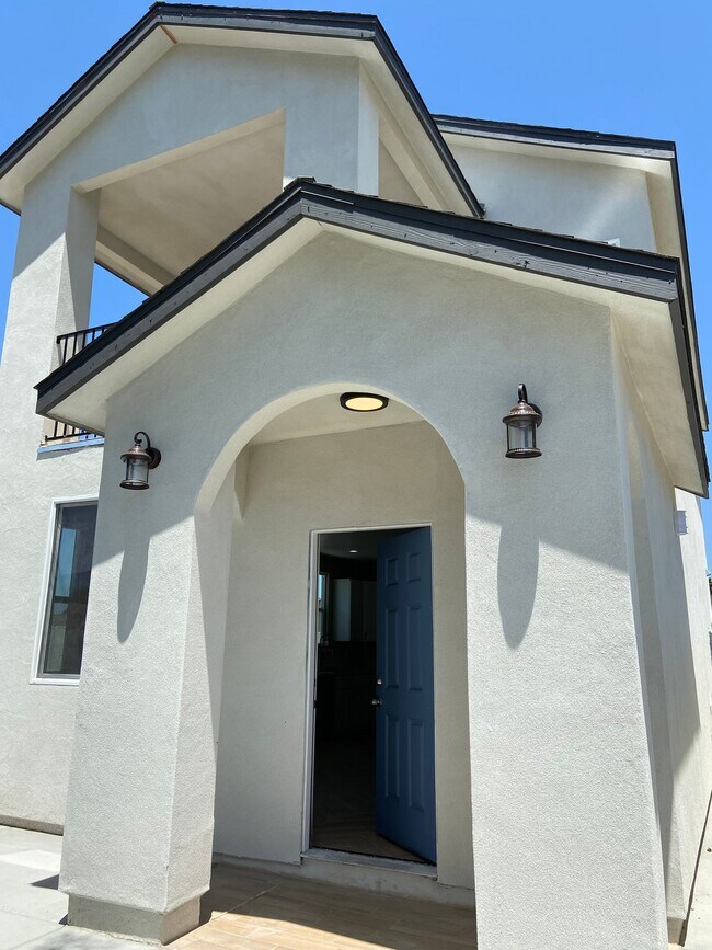 Foto del edificio - 8708 Friant St