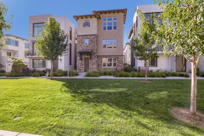 Building Photo - MODERN LUXURY IN SCENIC COMMUNICATIONS HILL LIGHT-FILLED INTERIORS WITH GREENBELT VIEWS