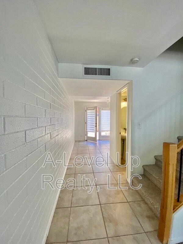 Foto del edificio - 965 N Venice Ave