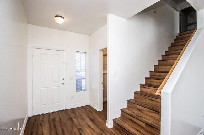 Building Photo - 3909 W Irwin Ave