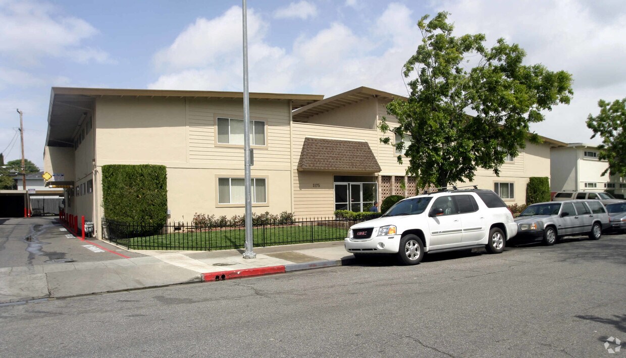 Building Photo - 3175 Cadillac Dr