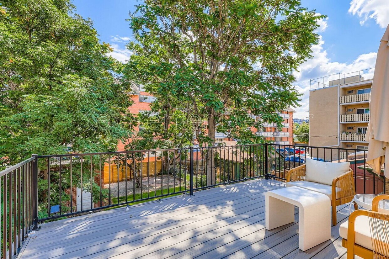 Foto principal - 58 S Emerson St