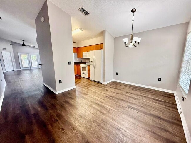 Foto del edificio - 6959 S Manhattan Ave