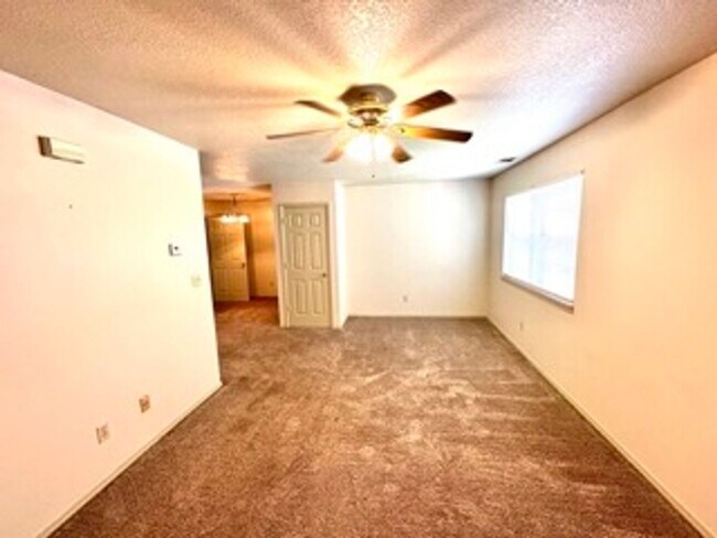 Foto del edificio - 1-Bed/ 1-Bath unit in Beautiful Loma Linda gated Subdivision Deposit-$825/Rent-$825